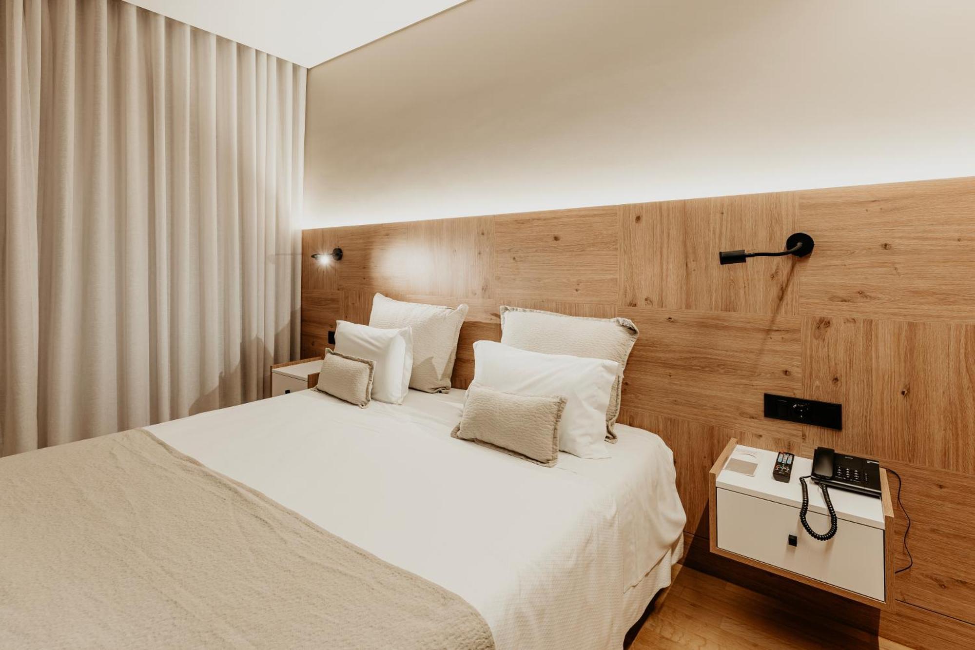 Double Room with Pool View,1516395604:JPEG
